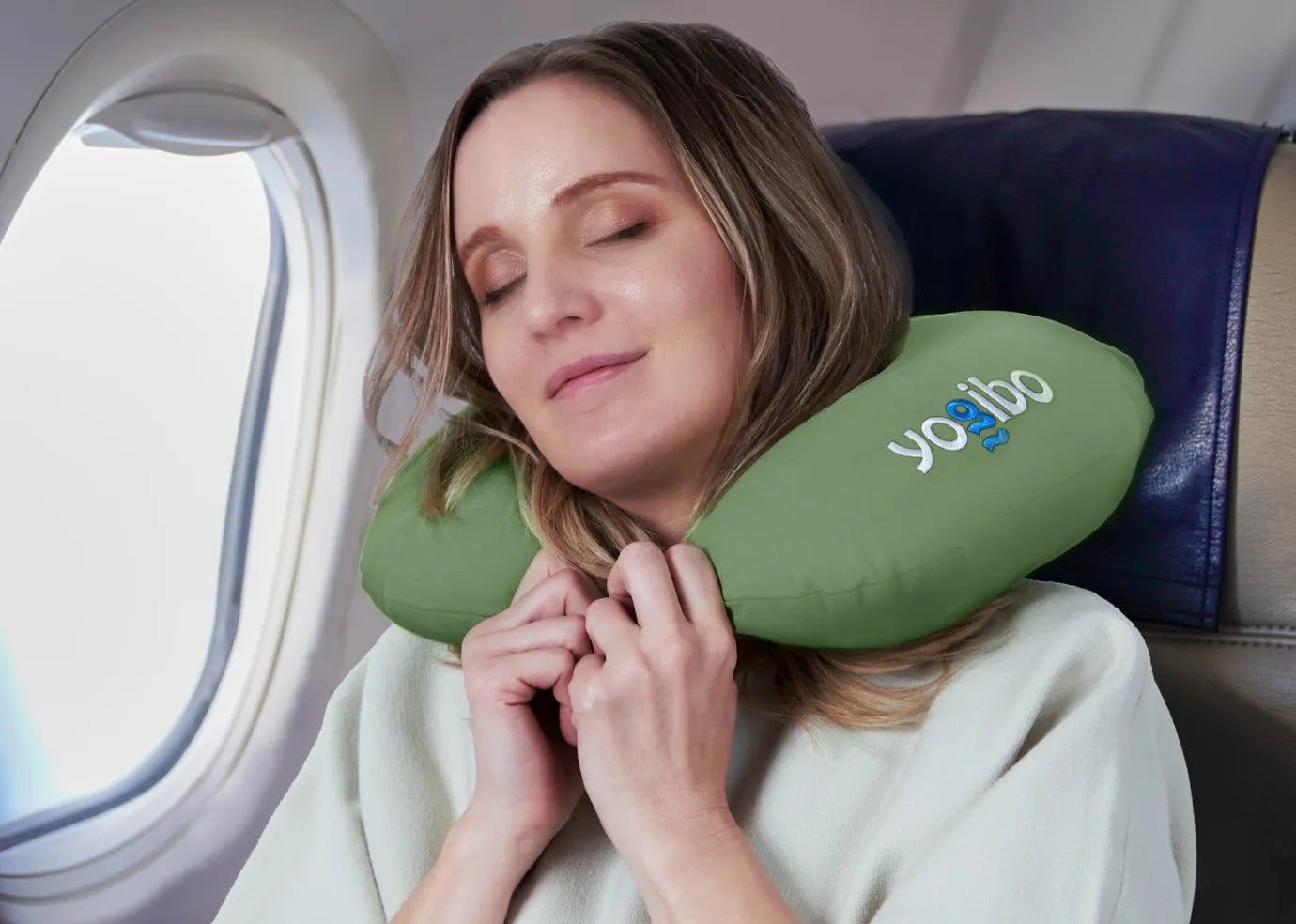 Yogibo Neck Pillow Logo