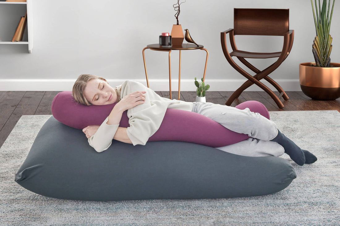 抱き枕はどう選ぶ？｜快眠したい人が「まず知るべき」寝具の新定番