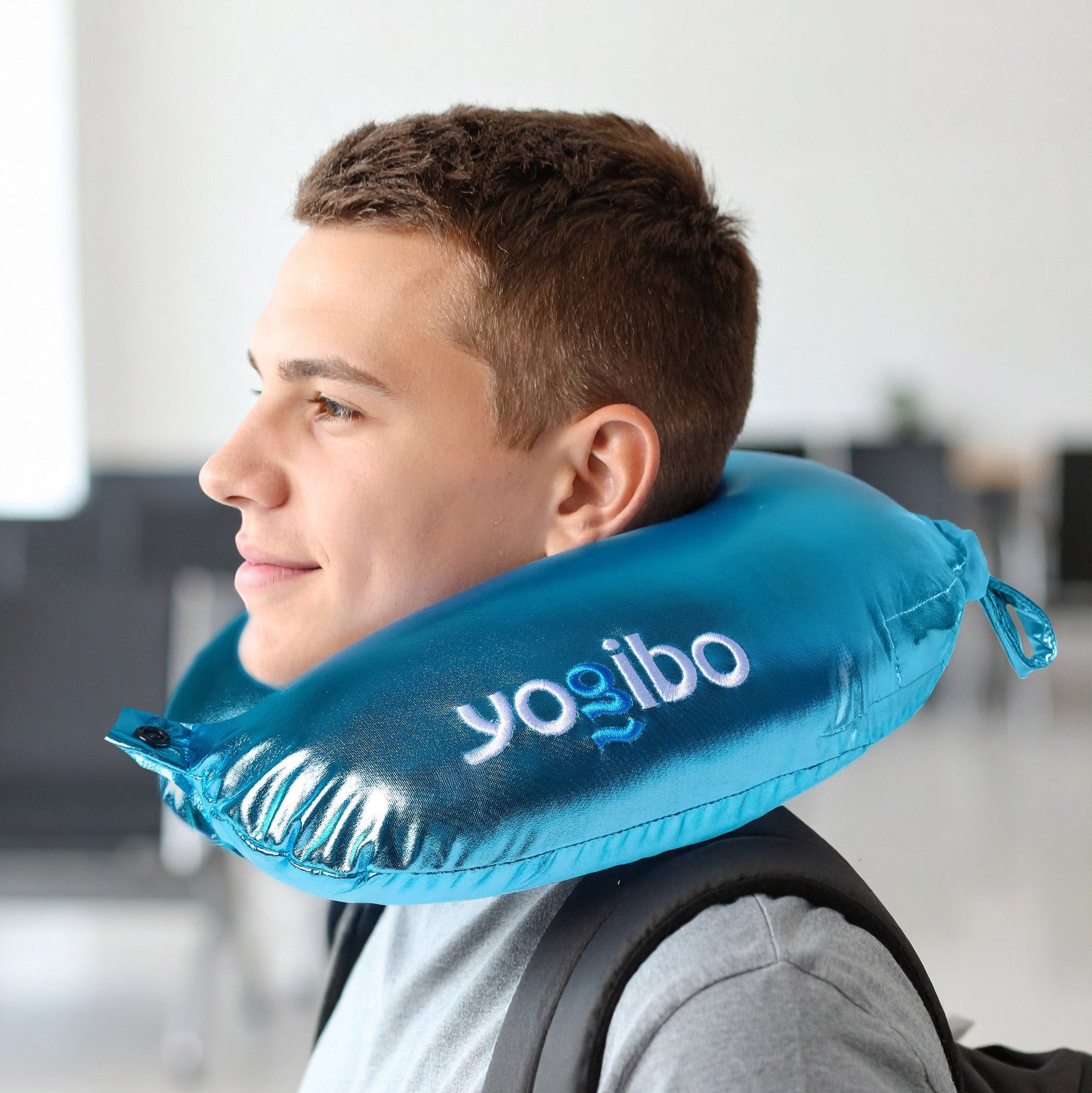 公式】Yogibo Neck Pillow Logo Prism Edition | Yogibo公式