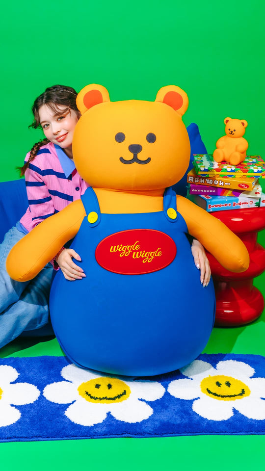 Wiggle Bear Hugger