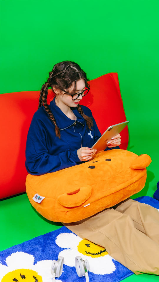 Mega Moon Pillow Wiggle Bear