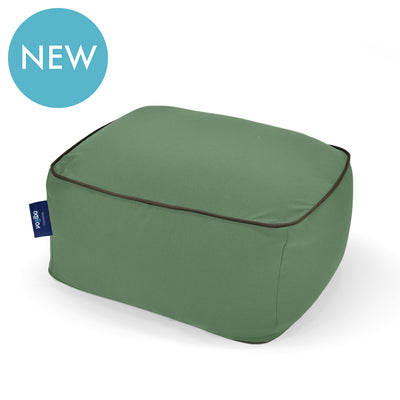 オリーブグリーン